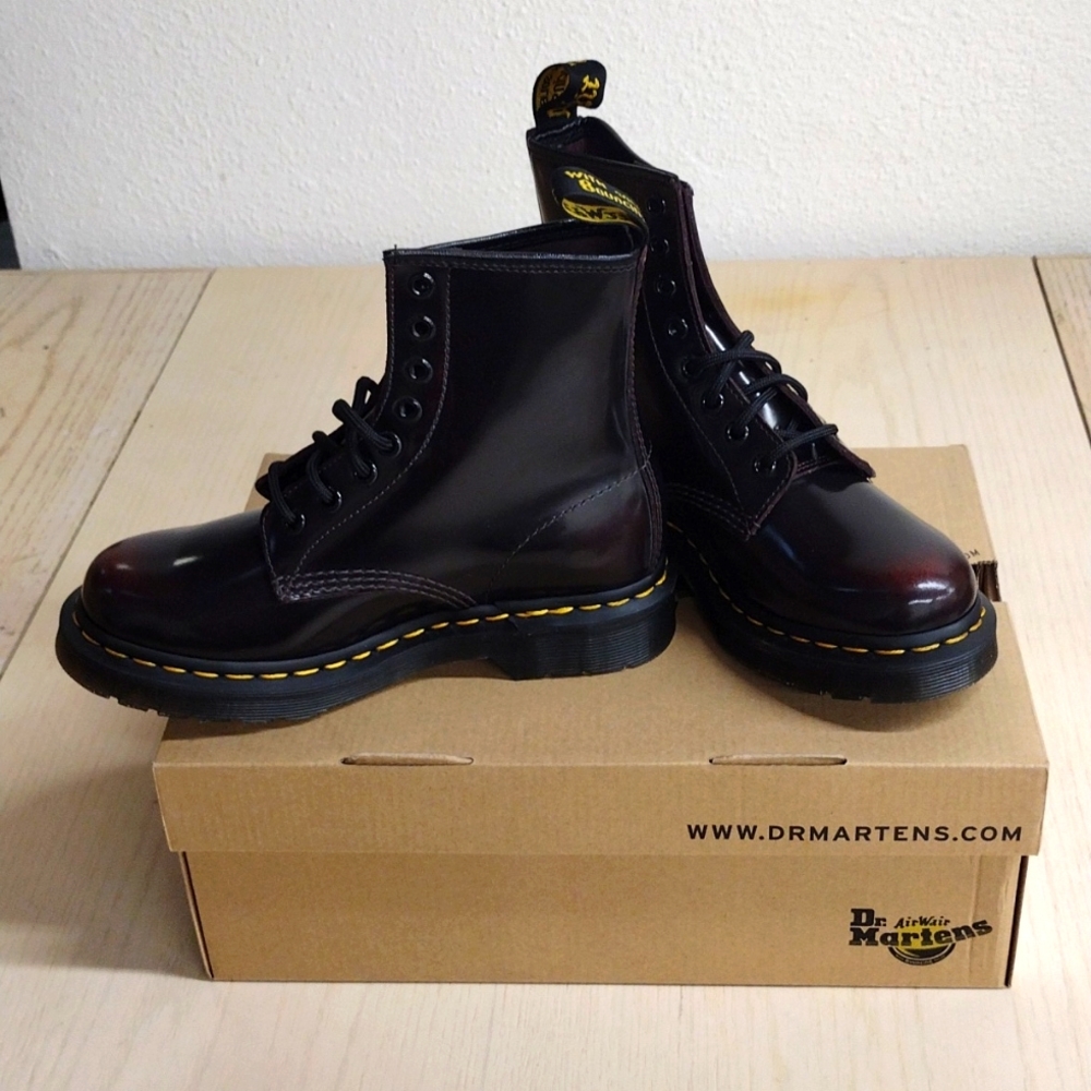 Dr.Martens Women's 1460 Lace Up Boots!